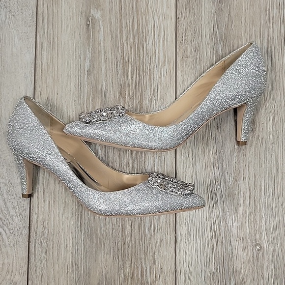Badgley Mischka Collection Carrie Crystal | Mercari Badgley Mischka Collection Size 5 Silver Carrie Crystal Embellished Low Pump